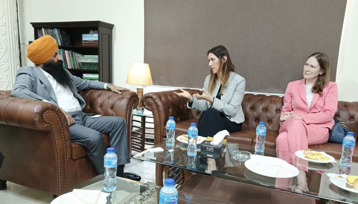 The US delegation meets with Ramesh Singh Arora, Minister for Minorities, at his camp office on October 24, 2024. — Facebook@RameshSinghArora