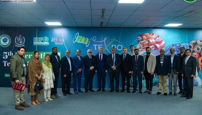 Chief Executive TDAP Zubair Motiwala in a group photo with foreign delegations from Turkey, Russia, Nairobi, Ghana and Sri Lanka at the second day of TEXPO 2024 on October 24, 2024. — X/@official_tdap