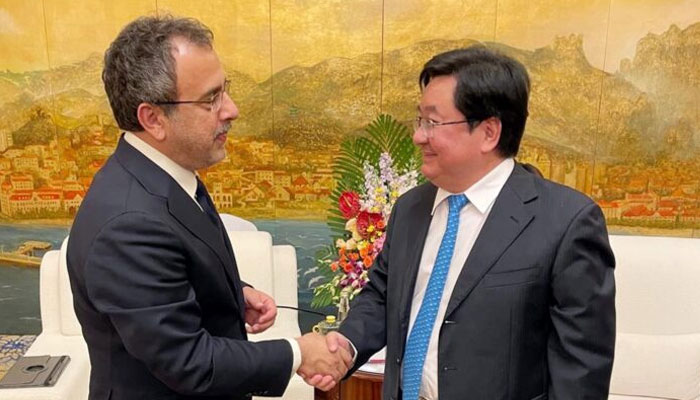 Federal Minister for Power, Sardar Awais Ahmad Khan Leghari, meets Mr Yao Huan, Vice-President of Power China on the sidelines of the Third Belt & Road Energy Ministerial Conference in Qingdao, China on October 24, 2024. — State media