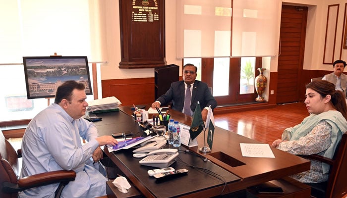 The representational image shows South Punjab Additional Chief Secretary Fuad Hashim (left) and South Punjab Secretary Services Engineer Amjad Shoaib Khan Tareen (Centre). — Facebook@ACSSouthPunjab