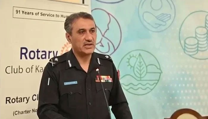 Sindh IGP Ghulam Nabi Memon Expressing his views to the participants at the Rotary Club event on August 13, 2024. — Screengrab via Facebook@sindhpolicedmc