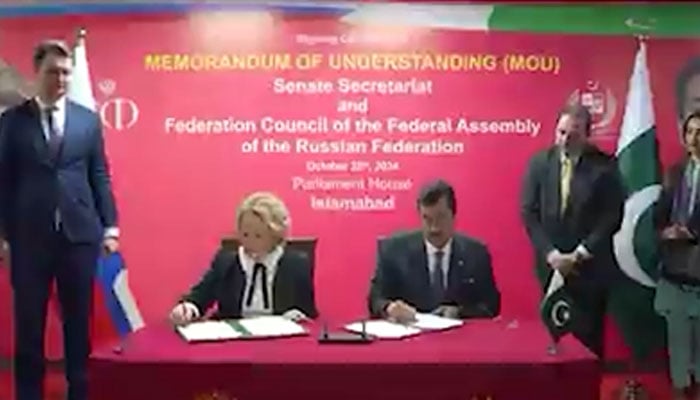 Speaker of the Russian Federation Council Ms. Valentina Matvienko (left) and Chairman Senate Yousaf Raza Gillani signing an MoU on October 28, 2024. — Screengrab@Geo.tv