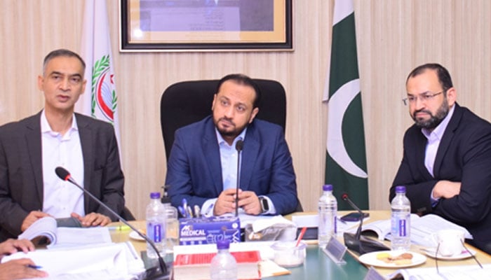 Punjab Health Minister Khawaja Imran Nazir presides over the 286th meeting of the Punjab Quality Control Board (PQCB) on October 30, 2024. — Facebook@PSHDepartment