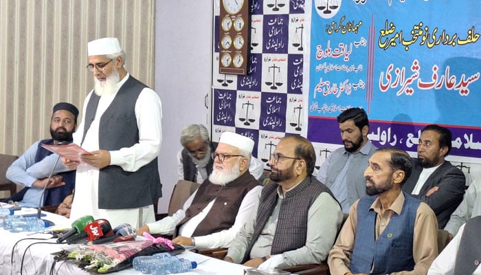 Syed Arif Shirazi takes oath as Rawalpindi Jamaat-e-Islami (JI) district ameer at Rawalpindi on October 31, 2024. — Facebook@JINorthPunjab