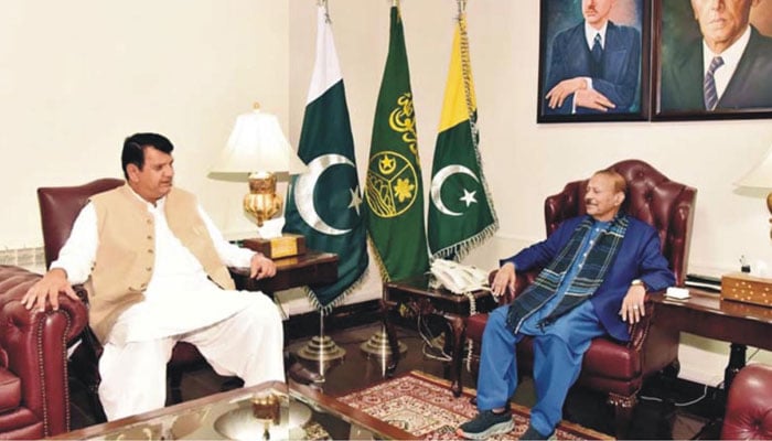 Minister for Kashmir Affairs, Gilgit Baltistan and SAFRON Engineer Amir Muqam (left) in a meeting with President Azad Jammu Kashmir Barrister Sultan Mehmood Chaudhary at Kashmir House on November 1, 2024. — INP