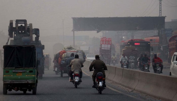 A view of smog covered the skies during foggy weather on the arrival of winter season, captured over the horizon of Lahore on November 5, 2024. — PPI