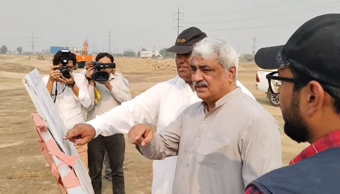 Punjab Health Minister Khawaja Salman visits the site of Nawaz Sharif Institute of Cancer Treatment and Research and directed Infrastructure Development Authority of the Punjab (IDAP) on November 5, 2024. — Screengrab via Facebook@SalmanRafiquePK