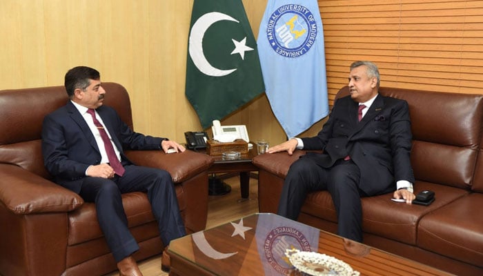 In this image a delegation from the ICCI, led by its newly elected President Nasir Muhammad Qureshi (right) exchanging views with NUML’s Rector, Major General (r) Shahid Mehmood Kayani HI(M) at NUML on November 5, 2024. — Facebook@NUMLOFFICIALPAGE