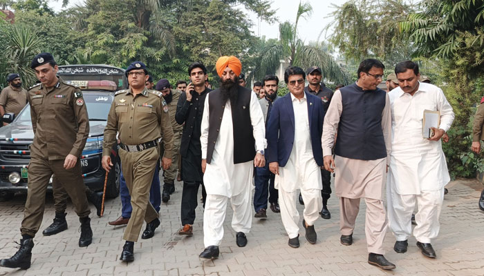 Provincial Minister for Minority Affairs Sardar Ramesh Singh Arora (from left to 3rd) and Secretary Home Punjab Noor ul Amin Mengal (from right to 3rd) visit Nankana Sahib on November 6, 2024. — Facebook@RameshSinghArora