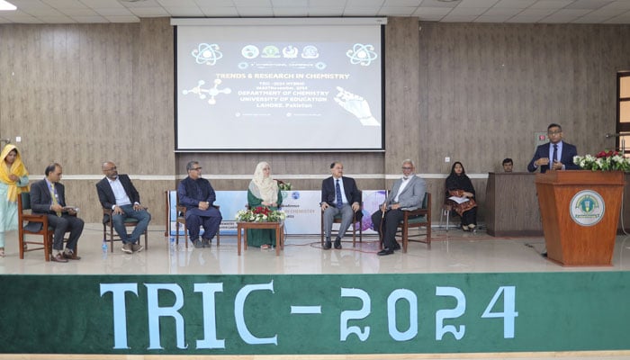 Participant addresses the 3rd International Conference on Trends and Research in Chemistry at the University of Education on November 7, 2024. — Facebook@ue.edu.pk.official