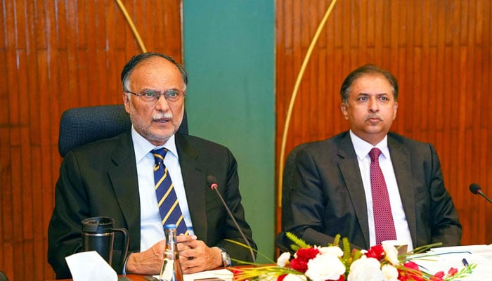 Federal Minister for Planning, Development & Special Initiatives, Ahsan Iqbal, chairing a progress review meeting on the development of Gwadar Port and Free Zone in Islamabad on November 5, 2024.— PID