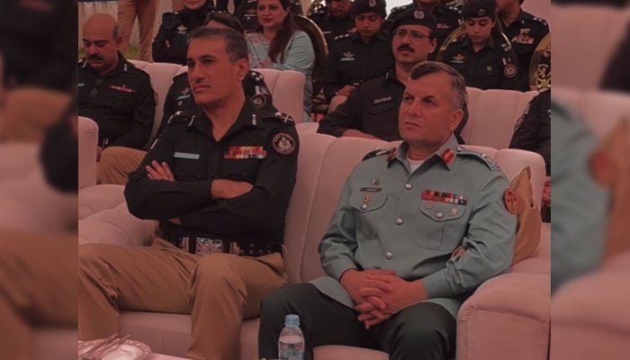 Newly appointed Sindh Rangers DG Major General Shamraiz (right) and  Sindh IGP Ghulam Nabi Memon attend a grand farewell and reception in honour of the newly appointed DG Rangers organised by Sindh Police at the Central Police Office Karachi on November 8, 2024. — Screengrab via Facebook@sindhpolicedmc