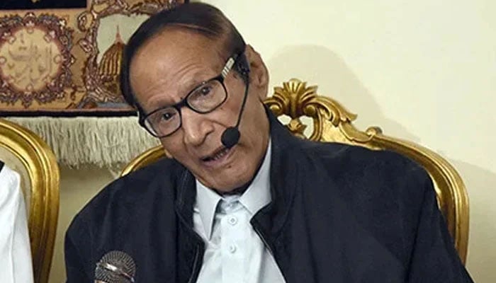 Pakistan Muslim League-Q President and former Prime Minister Chaudhry Shujaat Hussain can be seen in this image. — Online/File