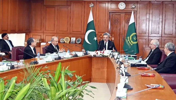 An image from the SJC meeting held on November 8, 2024 in the Supreme Court under CJP Yahya Afridi, (centre). — SC website