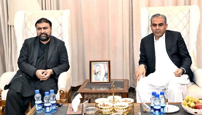 Federal Minister for Interior Mohsin Naqvi (right) in a meeting with Chief Minister Balochistan Sarfraz Bugti at CM House on November 10, 2024. — APP