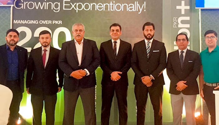 Faysal Funds officals and  senior SECP officials posing for a photograph in Pakistan Startup Summit. —Instagram@faysal_funds/File