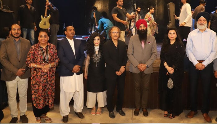 Punjab Minister for Minority Affairs Ramesh Singh Arora (3rd right) in group photo at a special ceremony in the honour of Sikh yatrees from Canada hosted by NCA on November 11, 2024. — Facebook@NationalCollegeofArts