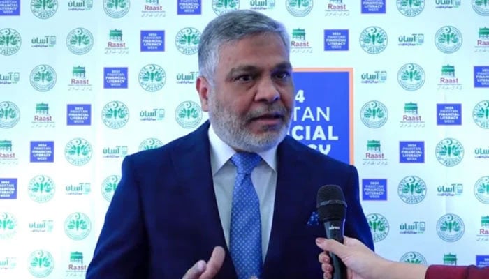 State Bank of Pakistan (SBP) Deputy Governor Saleem Ullah speaks with the media. — Screengrab via Facebook@StateBankofPakistan/File