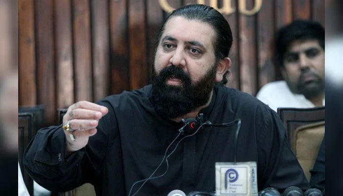 Pakistan Tehreek-e-Insaf central leader and Member National Assembly Sheikh Waqas Akram addresses media persons during a press conference at the Peshawar Press Club on October 29, 2024. — PPI