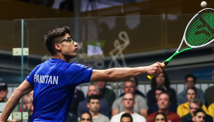 Pakistani squash player Hamza Khan hitting a shot. — Instagram@wsfworldsquash/File