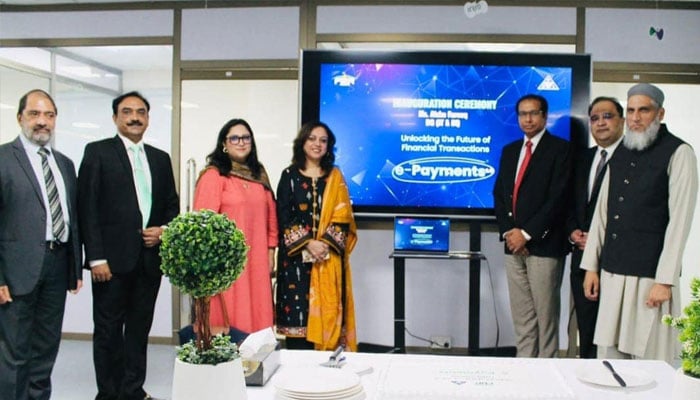 FBR officials seen in a group photo at the launching of the new ePayment 2.0 system by FBR on Noivember 13, 2024.— Facebook@FederalBoradRevenue