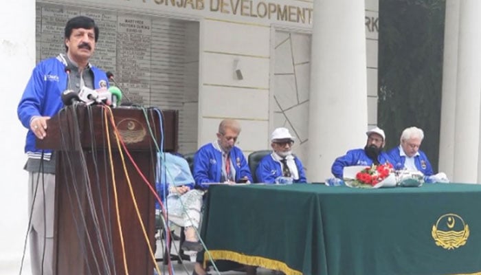 Punjab Governor Sardar Saleem Haider Khan addresses a public awareness event organised by the Internal Society of Internal Medicine regarding World Diabetes Day at Governor’s House on November 14, 2024. — Facebook@sardarsaleemhaidergroup