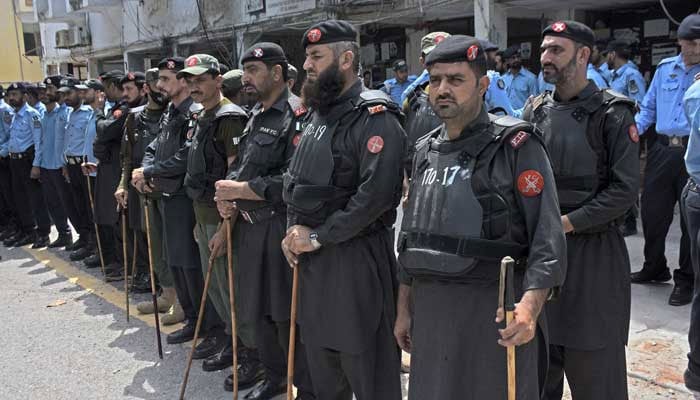 The representational image shows Frontier Constabulary and Islamabad police personnel standing alert in capital on August 22, 2022. — Online