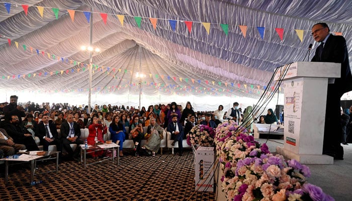 Federal Minister of Planning, Development and Special Initiatives Prof. Ahsan Iqbal addresses during Pakistan learning festival and book fair at ICB on November 15, 2024. — Facebook@mofept