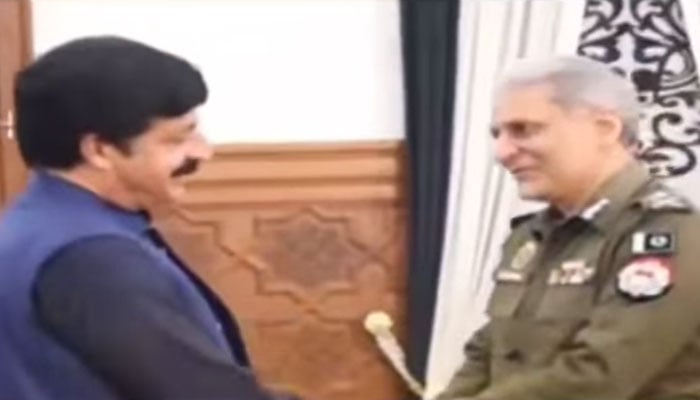 IG Police Punjab Dr Usman Anwar and Punjab Governor Sardar Saleem Haider Khan (left) at Governor’s House on November 16, 2024.— Facebook@PunjabPolicePakistanOfficial