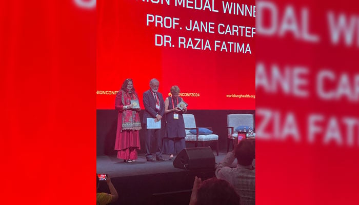 Prof Jane Carter (right) and Dr Fatima Razia (left) seen receiving awards for their outstanding contributions towards ending TB. — Facebook@SfhCfcs/file