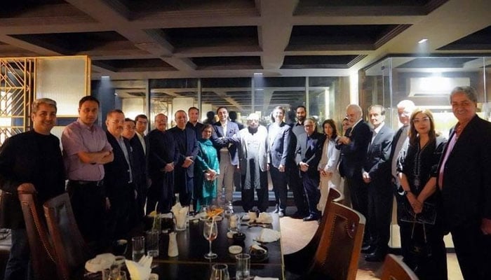 A group photo of guests including Pakistan People’s Party’s (PPP) Chairman Bilawal Bhutto Zardari at a dinner hosted by Sindh’s Senior Minister Sharjeel Memon on November 16, 2024. — Facebook@SharjeelInamMemon63