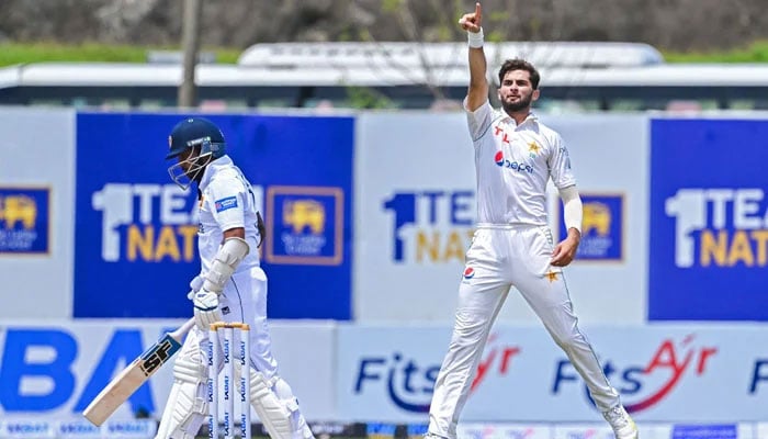 Shaheen Afridi (right) celebrates after taking the wicket of Sri Lanka’s Kusal Mendis. — AFP/file