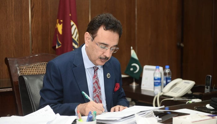 VC Punjab University Prof Dr Muhammad Ali Shah assumes charge as the VC of Government College University (GCU), Lahore, on November 22, 2024. — Facebook@ProfDrMuhammadAliOfficialPage