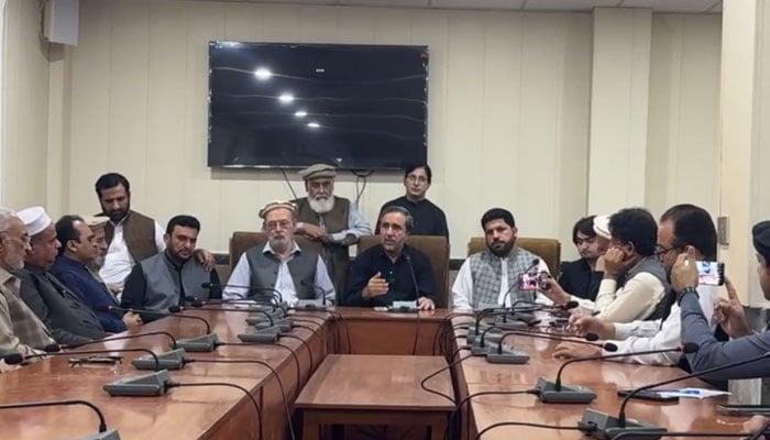 Mayor Mardan Himayatullah Mayar (centre) to a news conference at the Mardan Press Club on November November 24, 2024. — Screengrab via Facebook@HimayatMayaar