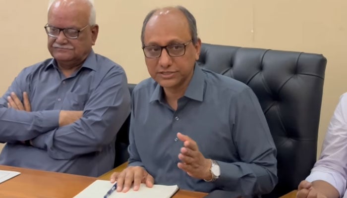 Sindh Local Government Minister Saeed Ghani chairs a meeting of the PPPs Karachi chapter at the Peoples Secretariat on November 24, 2024. — Screengrab via Facebook@SaeedGhaniPPP