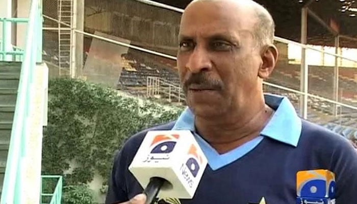 Pakistan former test and ODI spinner Tauseef Ahmed talking to Geo News. — GeoNews/File