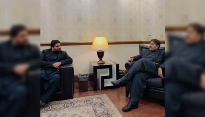 Local Government Minister Zeeshan Rafiq (right) in a meeting with LWMC CEO Babar Sahib Din at the  LWMC office on November 25, 2024. — Screengrab via Facebook@LWMC1139