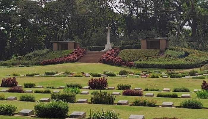 Graves of soldiers who died during World War II. —Facebook@Commonwealth_War_Graves_Commission_Bangladesh/File