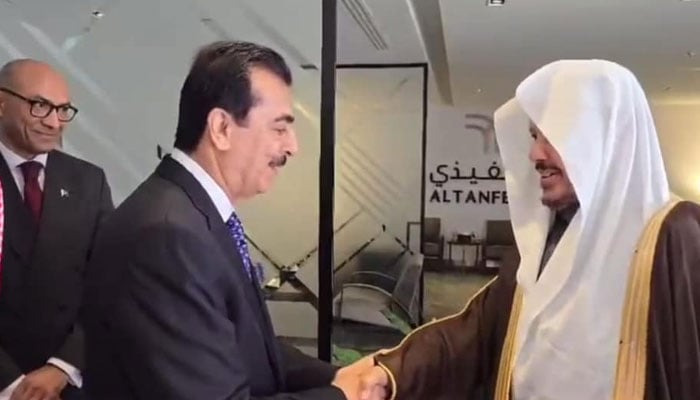 Senate Chairman Yousuf Raza Gillani shakes hands with Saudi Shura Council Speaker Dr Abdullah bin Muhammad bin Ibrahim Al-Sheikh as he arrives in Saudi Arabia on November 25, 2024. — Facebook@Pakistansenate