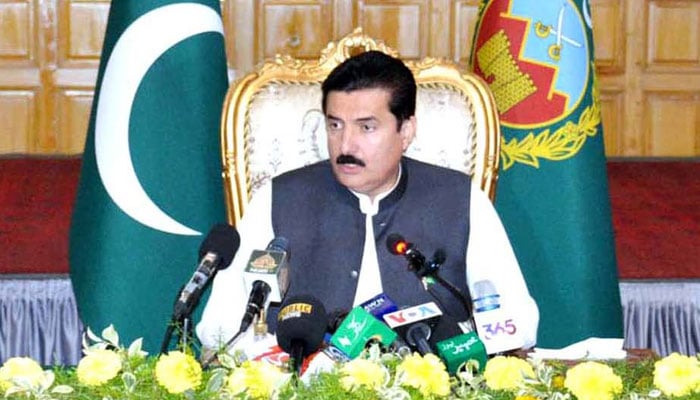 Khyber Pakhtunkhwa Governor Faisal Karim Kundi addresses a press conference at Governor House on November 27, 2024. — APP