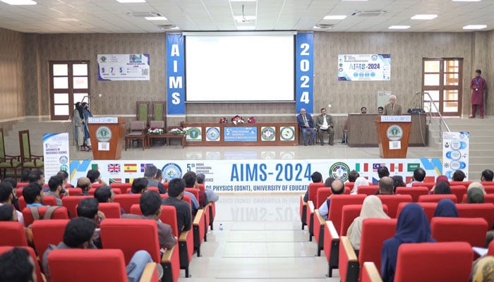 Participant speaks at the two-day 5th International Conference on Advances in Material Sciences (AIMS) at the University of Education on November 28, 2024. — Facebook@ue.edu.pk.official