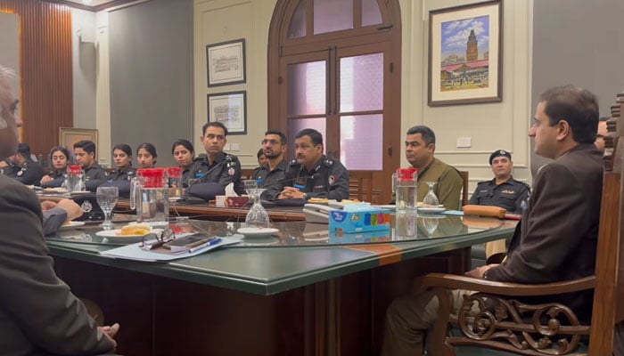 Karachi Mayor Barrister Murtaza Wahab addresses a delegation from the 51st Specialized Training Programme of the Police Service and the 27th Commander Course at the KMC head office on November 27, 2024. — Screengrab via Faceboook@KmcPakistan