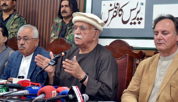 The Chairman of the Pashtunkhwa Milli Awami Party and the leader of the opposition alliance Tehreek Tahaffuz-e-Aeen Pakistan Mahmood Khan Achakzai addresses media persons during a press conference, at Quetta press club on November 28, 2024. — PPI