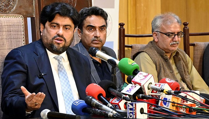 Governor Sindh Kamran Tessori talks to the media during  the Meet the Press  event at Lahore Press Club on December 2, 2024. — APP