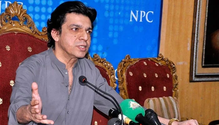 Independent Senator Faisal Vawda addresses a press conference in this undated photo. — APP/File