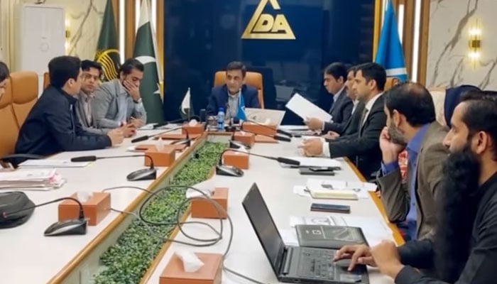 LDA DG Tahir Farooq (centre) chairs a meeting on LDA revenue generation on December 5, 2024. — Screengrab via Facebook@LahoreDevelopmentAuthority