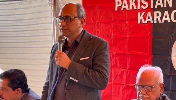 Sindh Local Government Minister Saeed Ghani addressing a meeting of the PPP workers on December 14, 2024.— Facebook@SaeedGhaniPPP