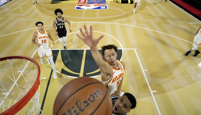 Bucks forward Giannis Antetokounmpo takes the ball to the hoop during the first quarter of Milwaukees NBA Cup semifinal win on Saturday in Las Vegas. — Reuters/File