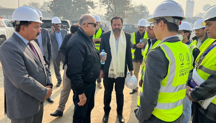 Pakistan Airports Authority Director General (PAA DG) Air Vice Marshal Zeeshan Saeed (2nd left) visits Allama Iqbal International Airport (AIIAP) and the New Walton Muridke Aerodrome for General Aviation on December 17, 2024. — paa.gov.pk