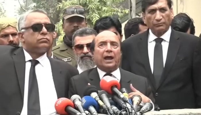 PTI leader MNA Latif Khosa talks to the media in Lahore on March 11, 2024. — Screengrab/Geo News